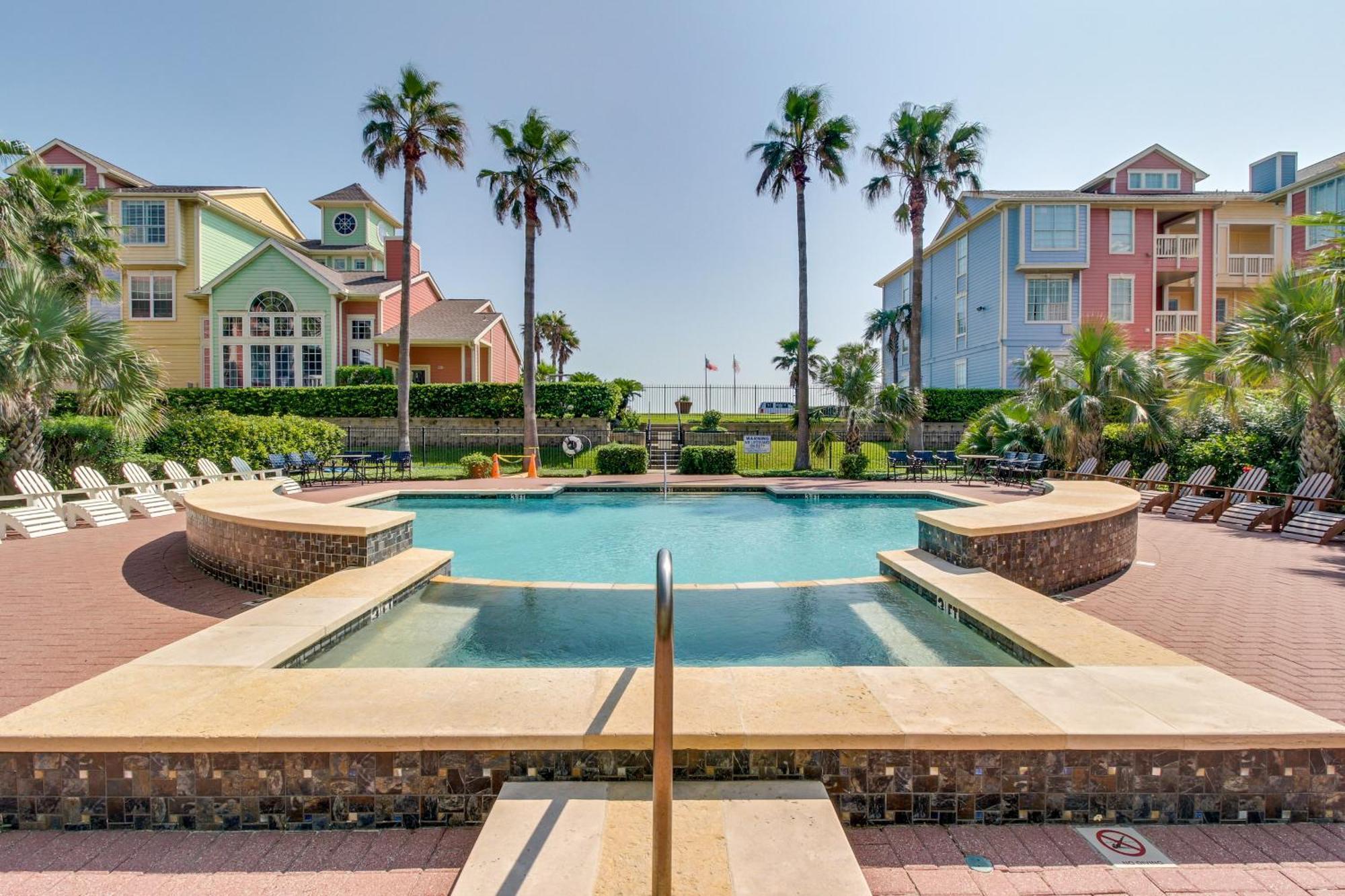 The Dawn Condominiums Galveston Room photo
