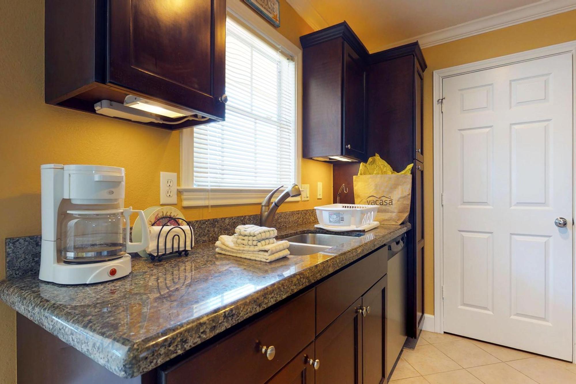 The Dawn Condominiums Galveston Room photo